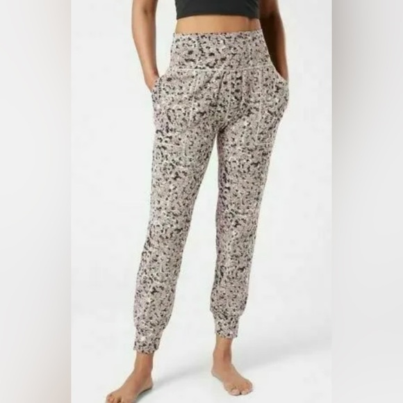 Athleta Pants & Jumpsuits Athleta Salutation Textured Jogger In